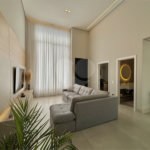 Indaiatuba - Sp - Condominio Maria Candida - R$ 2.250.000,00 - 3 suítes, sendo 1 master com closet e banheiro com duas cubas e dois chuveiros - Escritório - Piscina em Alvenaria aquecida e Hidro com Iluminação - Ar Condicionado instalado em todos os quartos, escritorio, sala e area gourmet