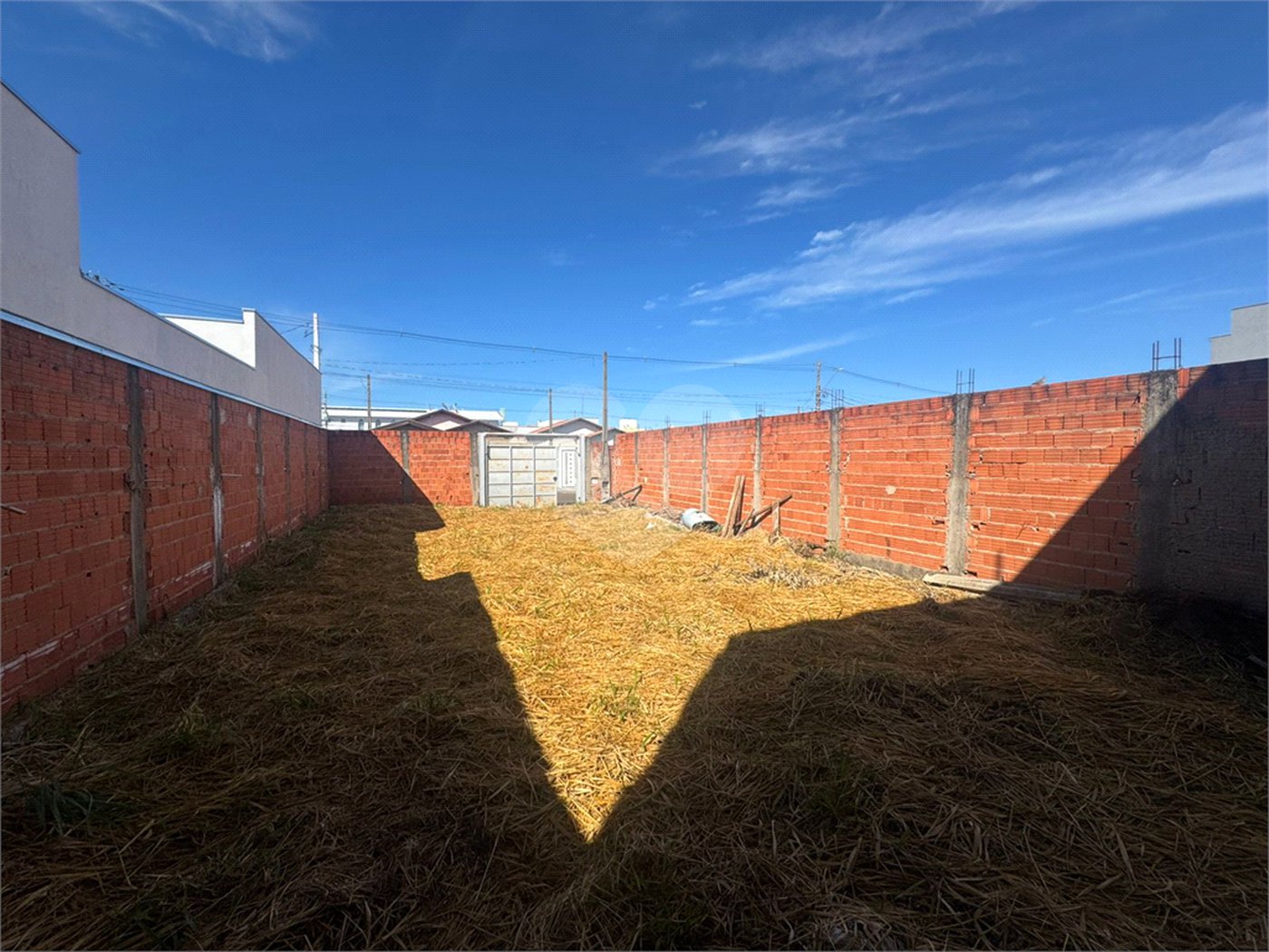 Terreno Murado de 250m2, em Jardim Embaré, São Carlos.