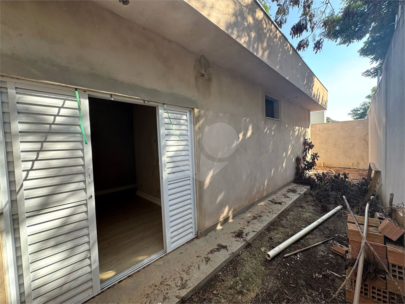 Casa em condominio em reta final de obras