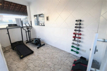 Prédio com Renda no Jabaquara - 773 m2 sendo 13 Studios, Salão Comercial e 22 vagas de garagem!