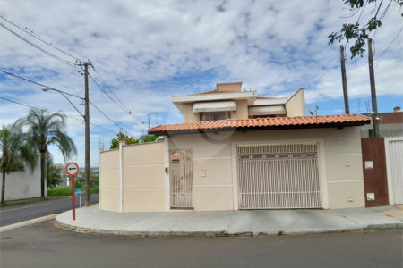 Casa para venda no Planalto Paraíso.