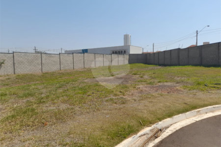 Terreno à venda no condomínio Monte das Araucárias