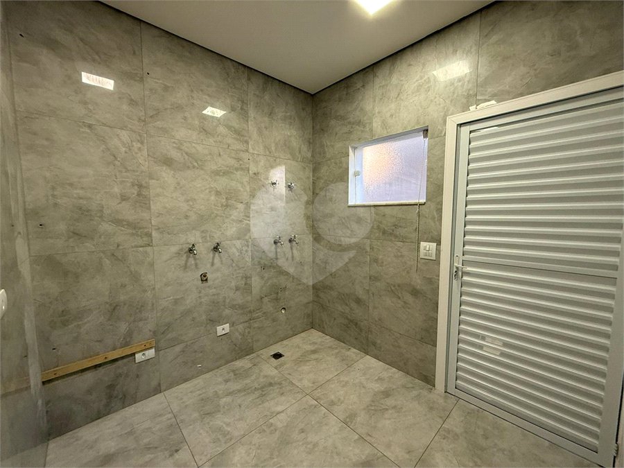 Casa alto padrão condomínio fechado em Atibaia com 4 suítes e ampla área de lazer, espaço gourmet, piscina, 6 vagas garagem