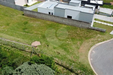 Terreno a venda no condominio Santa Isabel