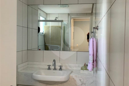 Apartamento à venda na Chácara Santo Antônio, 4 quartos