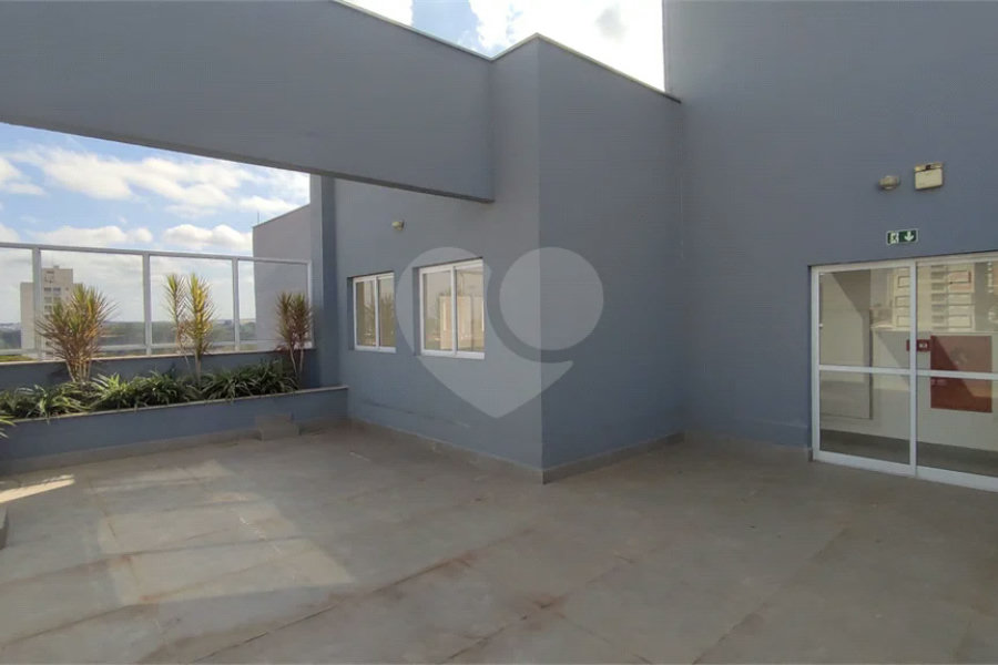 Vende-se apartamento no Edifício Residencial Flor do Ipê