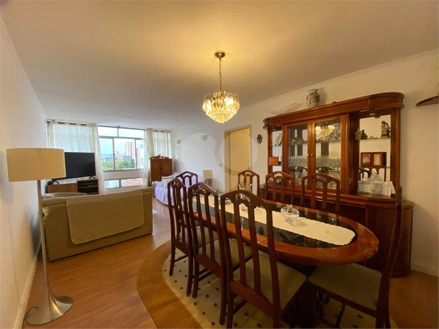 Apartamento de 03 Dormitórios com uma Vaga.