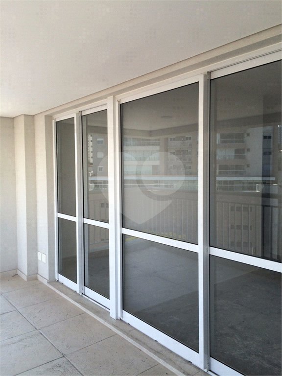 Condomínio Biografia Apartamento com 69m2 com 2 dormitórios e 1 vaga.Aceita Permuta