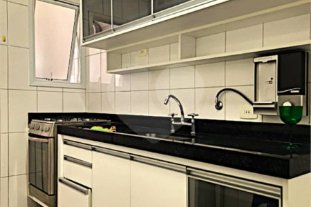Apartamento na Chácara Inglesa com 2 dormitórios (1 suite), varanda, vista livre e vaga