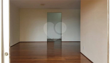Apartamento à venda com 3 quartos, sendo 1 suíte, no Centro, Araraquara, SP