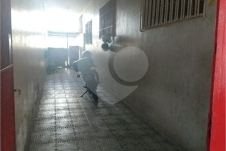 Casa comercial com 420m² , 3 banheiros , 5 vagas de garagem , à venda em São Mateus.