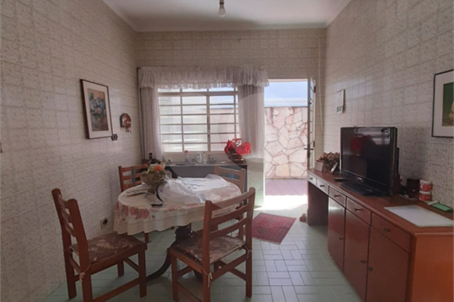 Casa terrea para venda no bairro Palmas do Tremembe.