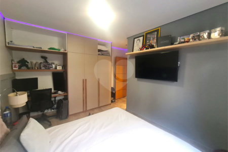 Casa térrea com 3 quartos à venda em Interlagos - SP