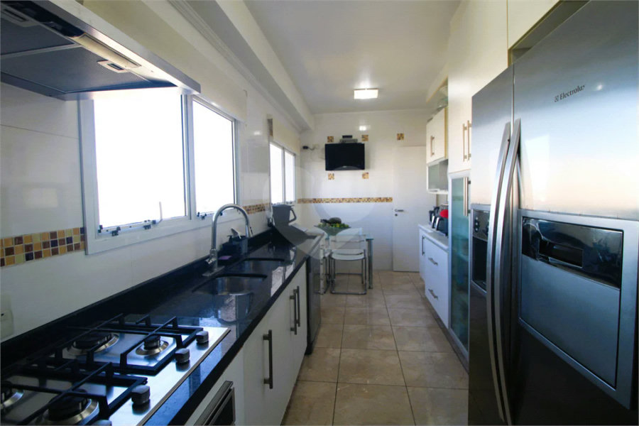Apartamento Reformado em Condomínio Clube | 132 m² | 3 Suítes | 2 Vagas