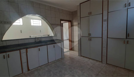 Casa à venda com 3 quartos, sendo 1 suíte,  em Parque Residencial Maria Stella Faga, São Carlos, SP