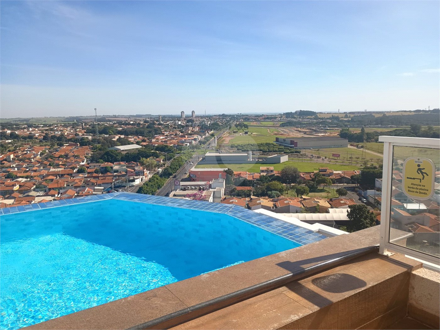 Apartamento Completo, Mobiliado e Pronto para Morar!