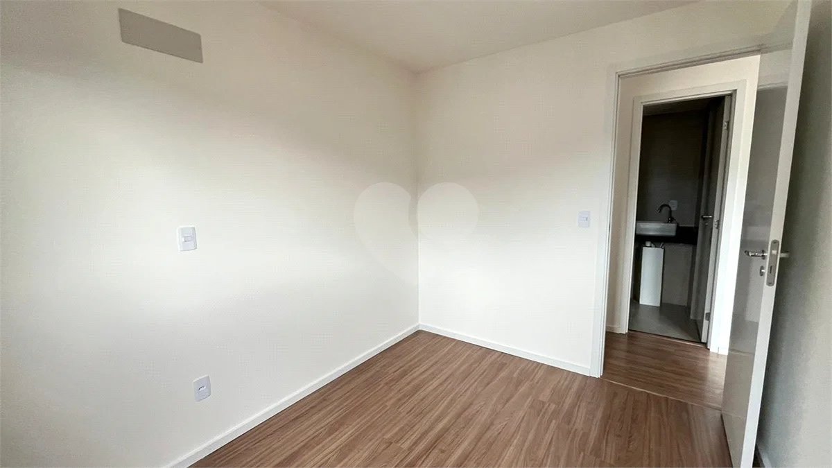 Apartamento à venda com 2 quartos, sendo 1 suíte, no Centro, Poços de Caldas - MG