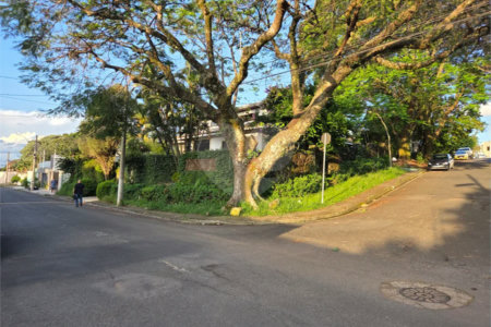 Casa à Venda com 5 quartos em Atibaia/SP