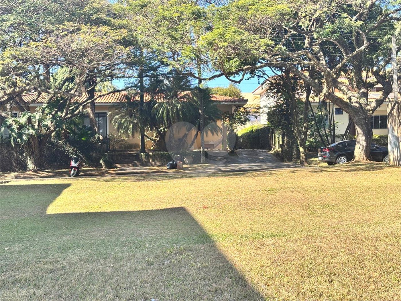 Terreno no Parque Sabará próximo a portaria