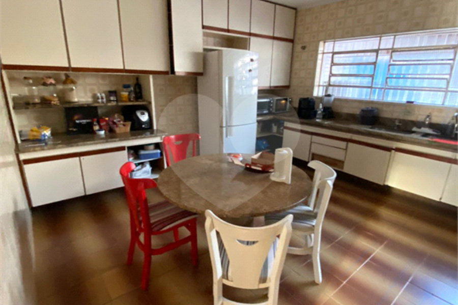 Sobrado 3 Suítes próximo ao parque do carmo