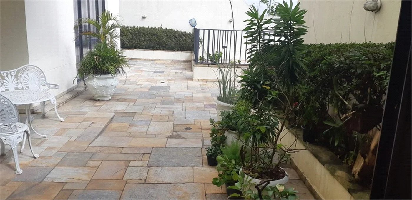 Apartamento 3 dorm, 1 suíte, 2 vagas no Belém