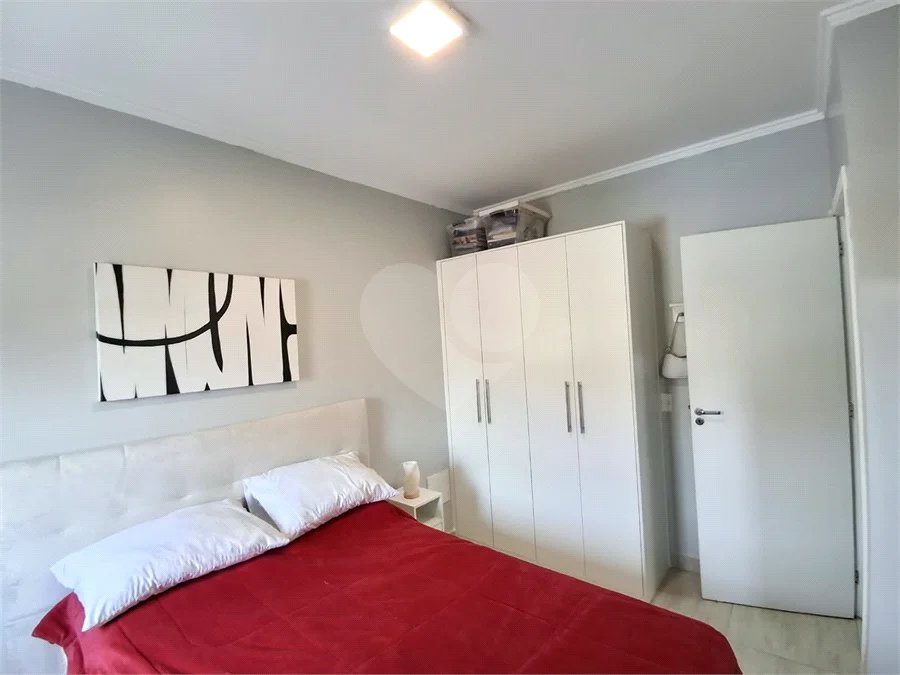 Casa à venda com 3 quartos, sendo 1 suíte, no condomínio Vila Arnoni, São Paulo - SP