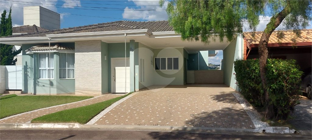 Casa de Alto Padrão a venda em Louveira-SP