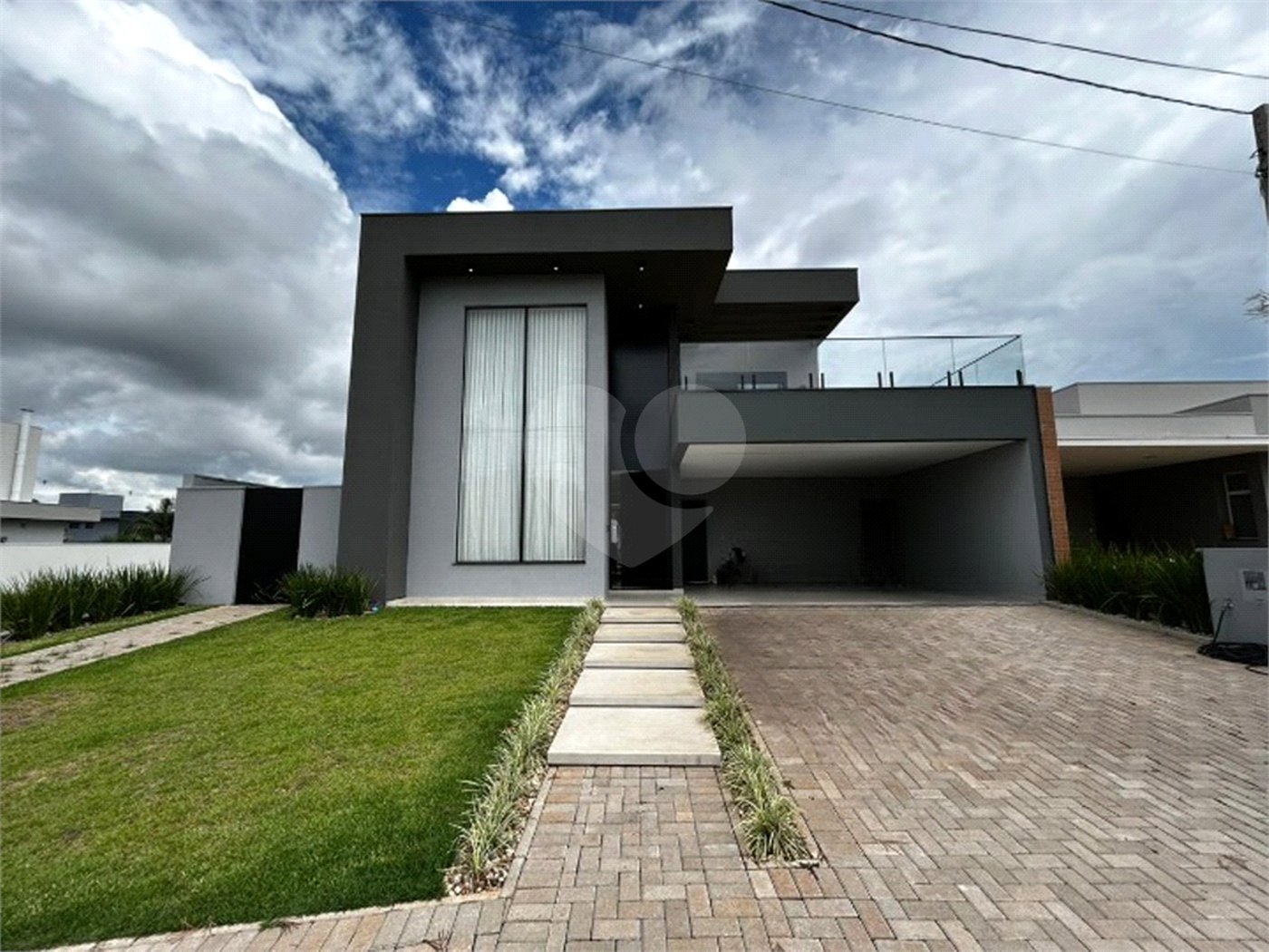 Casa de alto padrão para venda no condomínio Damha III.