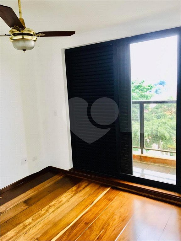 Apartamento no Bosque da Saúde com 4 dormitórios.