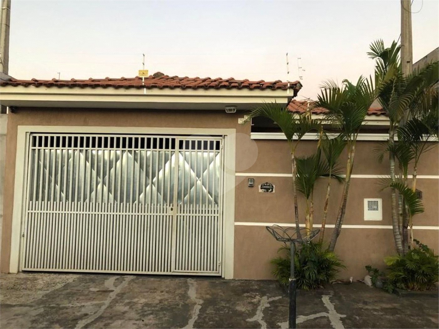 Casa térrea no Douradinho.