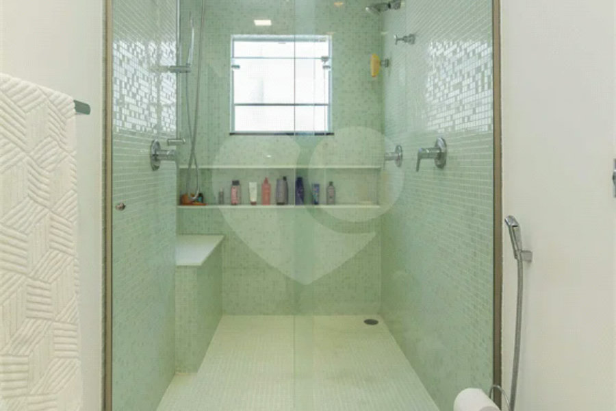 Casa em condomínio, 4 suites, piscina privativa no Jd. Floresta - zona norte - SP.