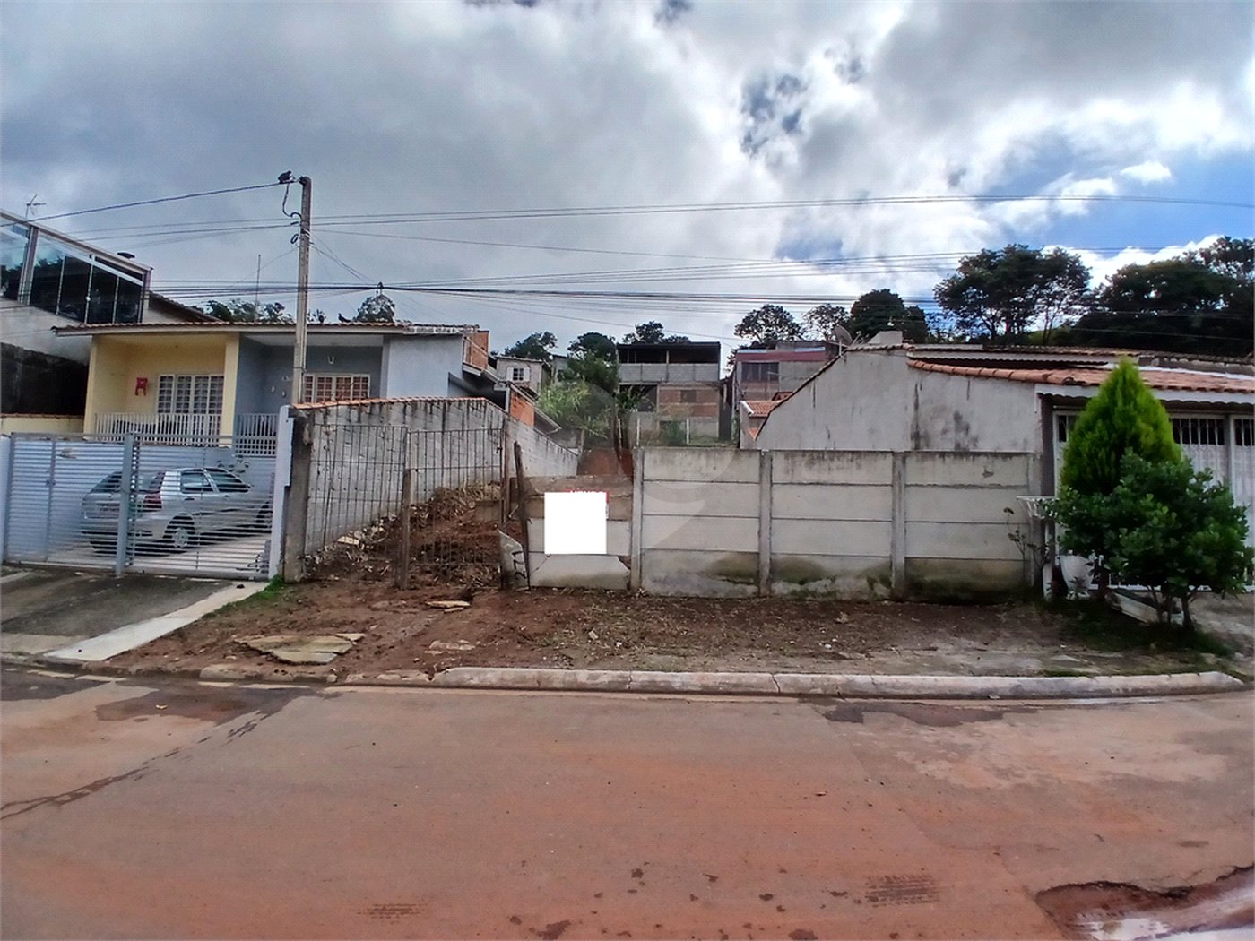 Terreno a venda com 300m² no Jardim do Trevo Atibaia