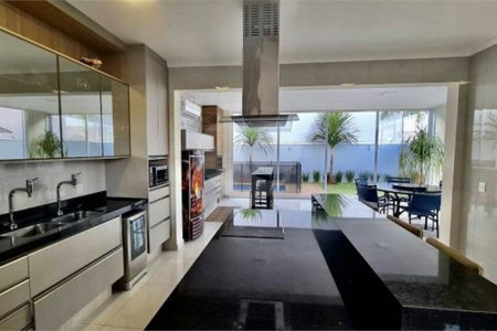Casa térrea no Condomínio Alphaville Ribeirão III