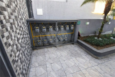 Prédio com Renda no Jabaquara - 773 m2 sendo 13 Studios, Salão Comercial e 22 vagas de garagem!