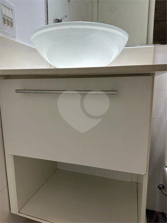 Apartamento MOBILIADO à venda. ÓTIMA OPORTUNIDADE!