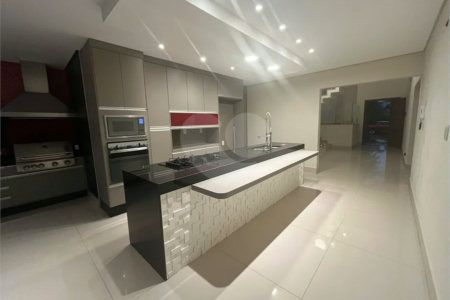 Casa de Alto Padrão à Venda – Condomínio Terra Magna | Indaiatuba/SP - Sofisticação, conforto e funcionalidade. Este magnífico sobrado possui 300 m² de área construída em um terreno de 420 m², com ambientes amplos, integrados e acabamentos de alto padrão. Destaques do imóvel - 4 dormitórios, sendo 3