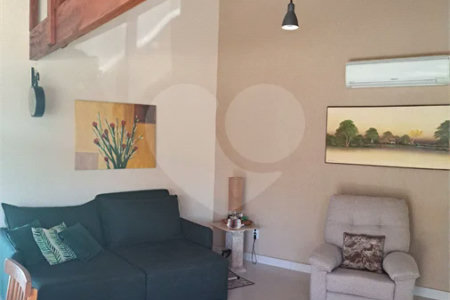 Casa Ampla com 5 Dormitórios, Piscina e Lazer Completo em Terreno de 1.260 m²
