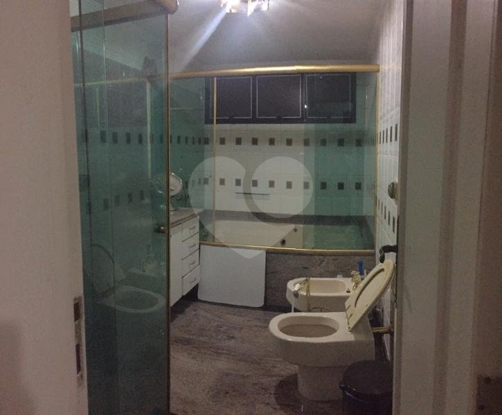 Oportunidade - Apto. 4 Suites / 4 Vagas de garagem