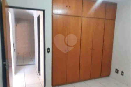 Apartamento no Condomínio Residencial Mazo