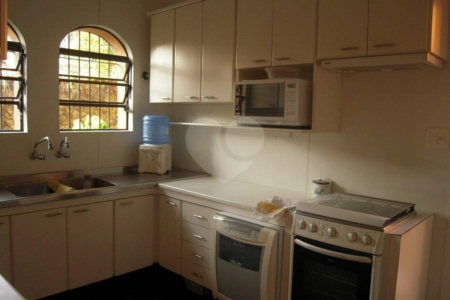 Casa térrea, impecável!