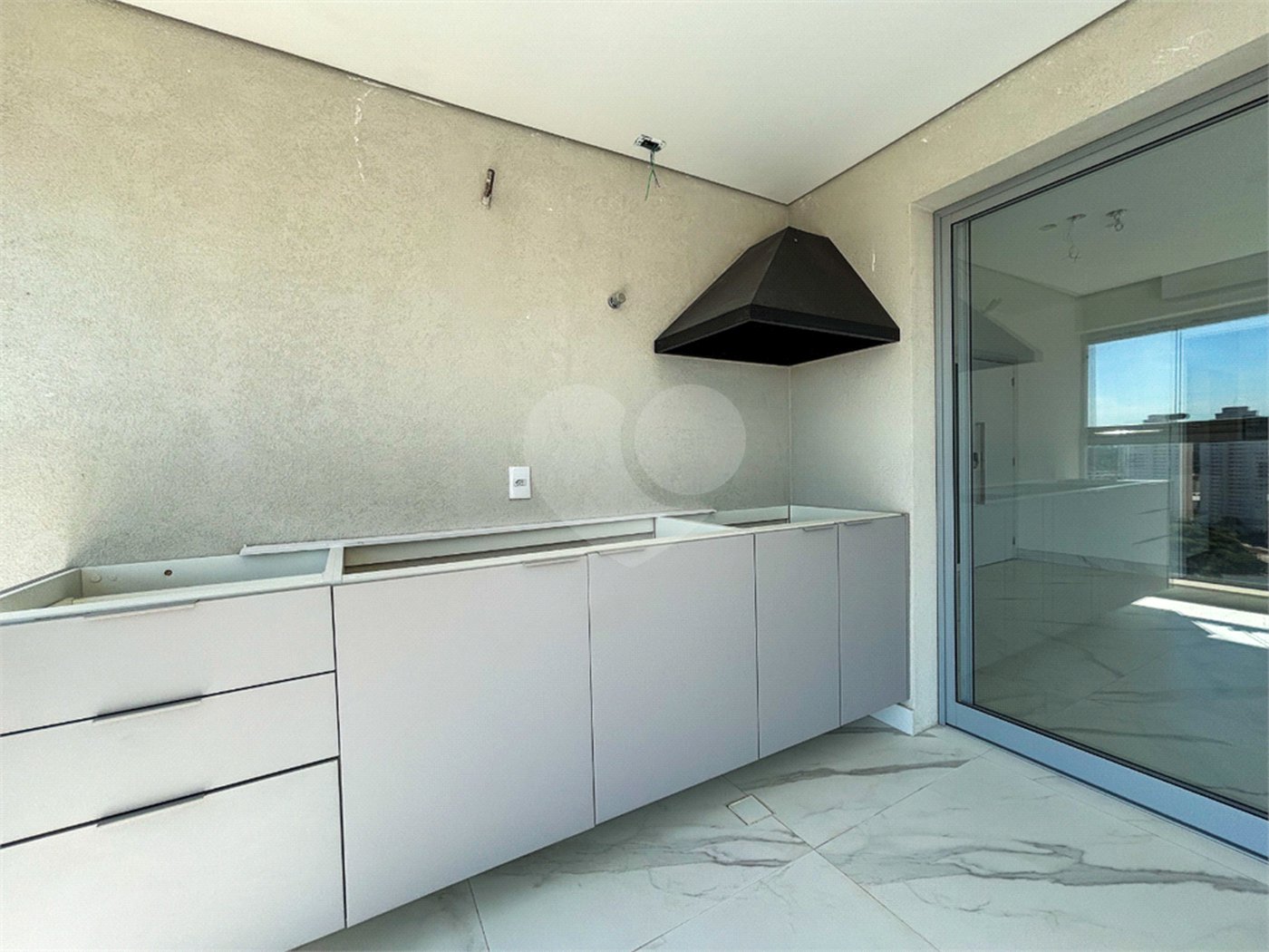 Apartamento à venda com 3 quartos, sendo 1 suíte,  em Jardim Marajoara, São Paulo, SP