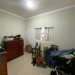 Casa Térrea com 2 dormitórios, sendo 1 suíte.