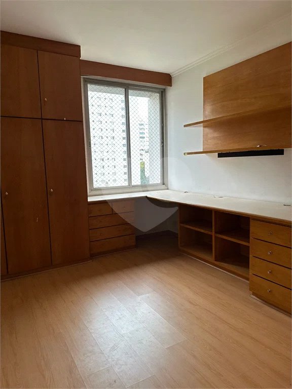 Amplo e Clássico: Apartamento de 90 m² em Higienópolis!