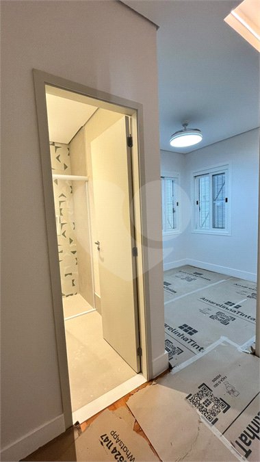 Apartamento com 69 metros todo reformado ao lado da Alameda Lucas em Atibaia.