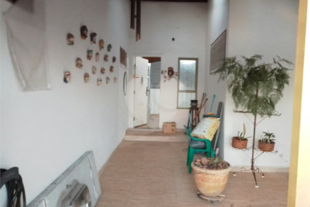 CASA À VENDA – BAIRRO SANTA FELÍCIA
