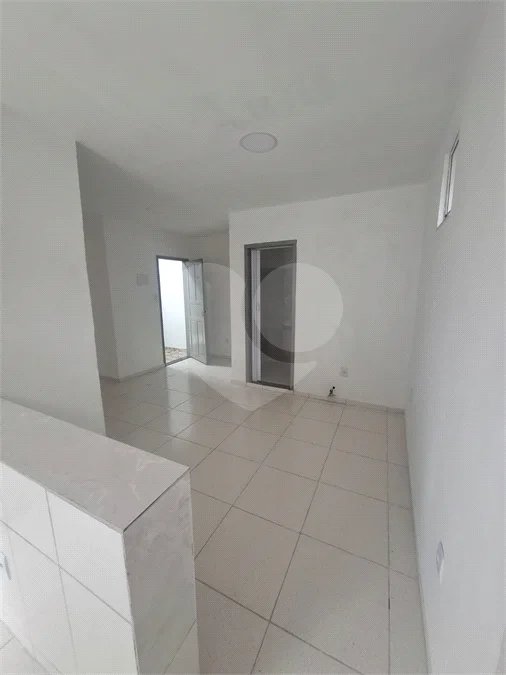 SOBRADO TIPO APARTAMENTO COM 1 QUARTO PARA LOCAÇÃO 42m² - SANTISSIMO