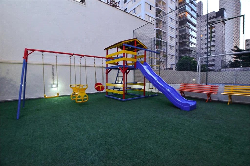Cobertura à venda com 3 quartos, sendo 1 suíte, em Pinheiros, São Paulo, SP