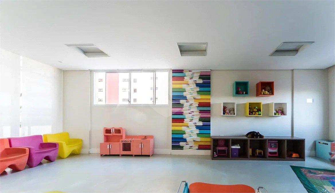 Apartamento mobiliado de 102 m² para locação no Centro de São Bernardo do Campo, com 3 dormitórios, 1 suíte, varanda gourmet com vista para o Paço Municipal, 2 vagas e lazer completo.