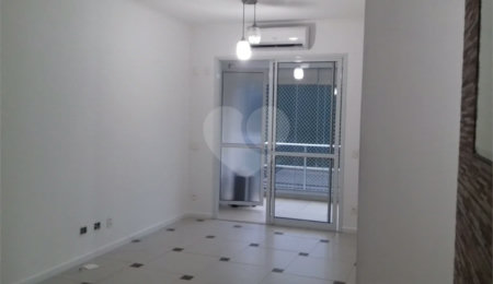 Apartamento para alugar com 3 quartos, sendo 1 suíte,  em Vila Anastácio, São Paulo, SP