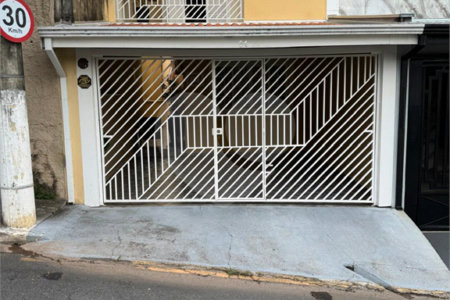 Sobrado à venda com 3 quartos, sendo 1 suíte,  em Parque dos Sabiás, Louveira, SP